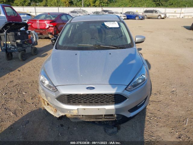 1FADP3F2XGL215620 Ford FOCUS SE