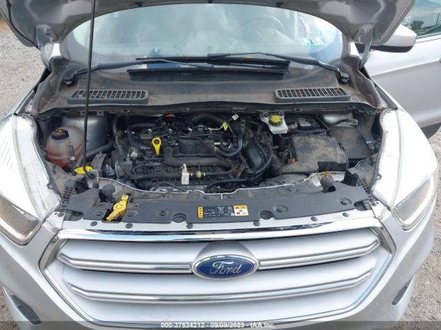 1FMCU9GD6JUB28621 Ford ESCAPE SE