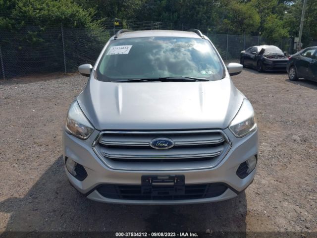 1FMCU9GD6JUB28621 Ford ESCAPE SE