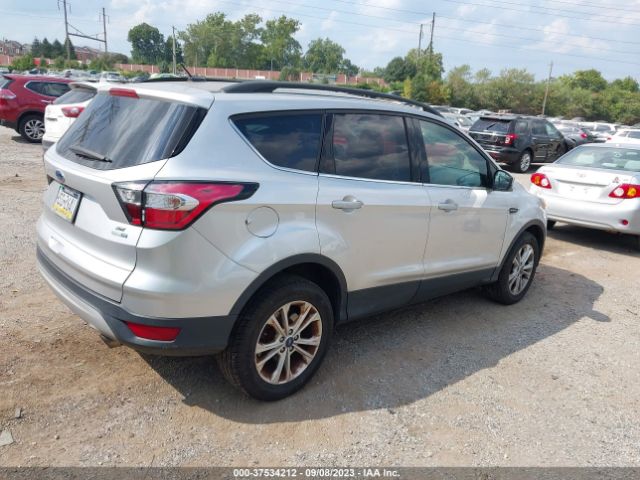 1FMCU9GD6JUB28621 Ford ESCAPE SE