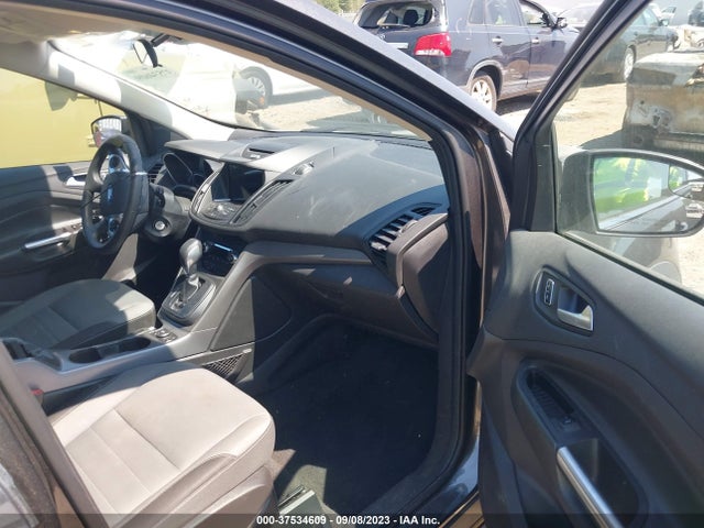 1FMCU9GX4GUA88445 Ford ESCAPE SE