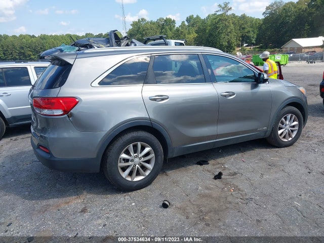 2016 KIA SORENTO LX VIN: 5XYPGDA59GG131539