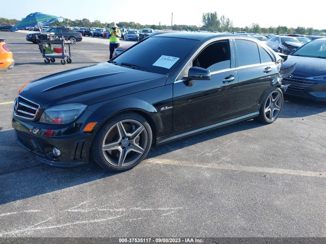 2011 MERCEDES-BENZ C-CLASS C 63 AMG VIN: WDDGF7HB7BF569543