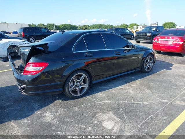 2011 MERCEDES-BENZ C-CLASS C 63 AMG VIN: WDDGF7HB7BF569543