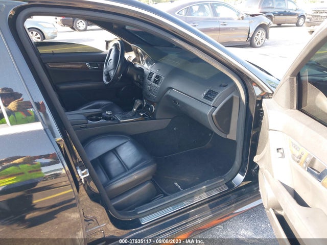 2011 MERCEDES-BENZ C-CLASS C 63 AMG VIN: WDDGF7HB7BF569543