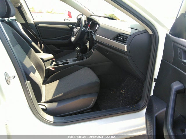 3VWN57BUXMM066412 Volkswagen Jetta S/r-line
