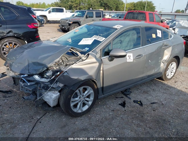 Chevrolet CRUZE LT 2019 1G1BE5SM6K7130214 Image 2