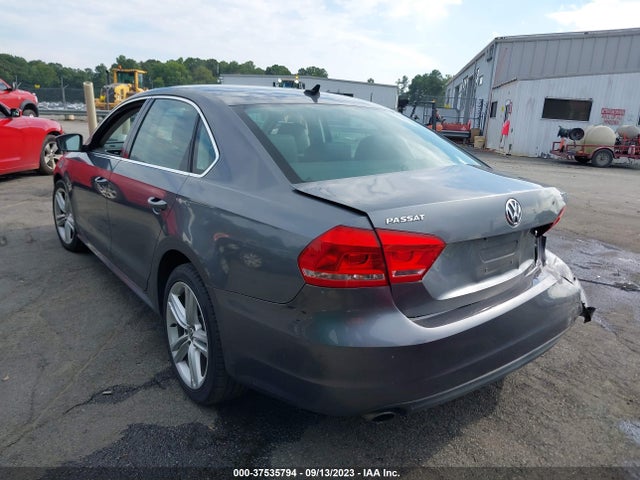 1VWBT7A31EC082289 Volkswagen Passat Se W/sunroof