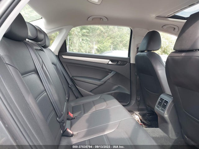 1VWBT7A31EC082289 Volkswagen Passat Se W/sunroof