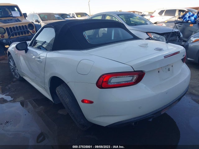 2020 FIAT 124 SPIDER JC1NFAEK9L0144328 Photo 2