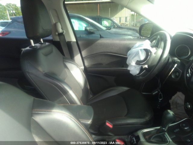 3C4NJDBB0JT328385 Jeep Compass Latitude 4x4