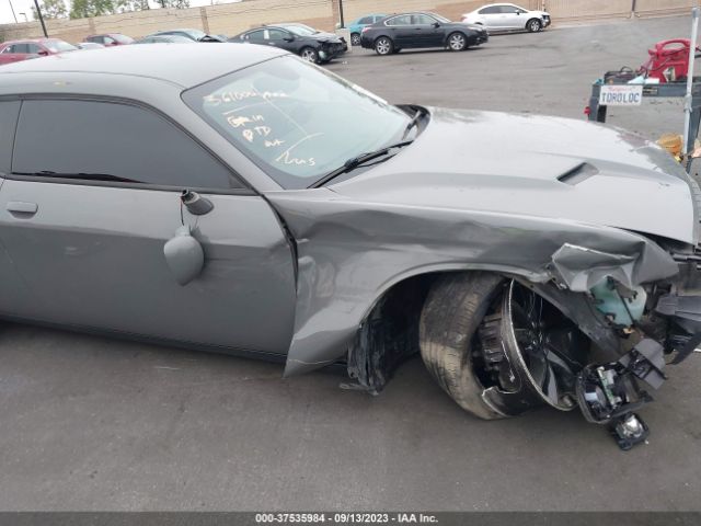 2C3CDZAG4JH118460 Dodge Challenger Sxt