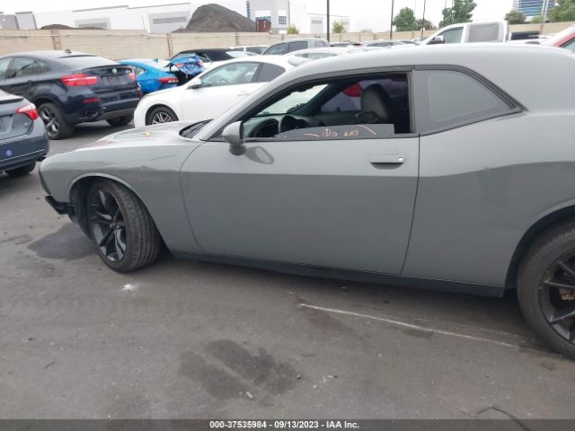 2C3CDZAG4JH118460 Dodge Challenger Sxt