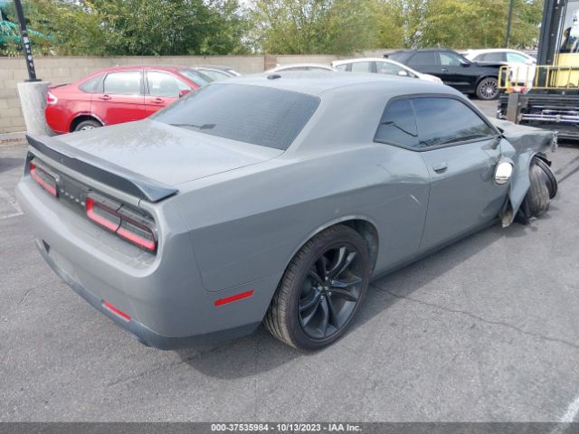 2C3CDZAG4JH118460 Dodge Challenger Sxt