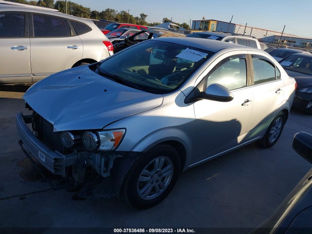 Chevrolet SONIC LT 2015 1G1JC5SH9F4108185 Image 2