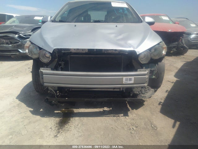 Chevrolet SONIC LT 2015 1G1JC5SH9F4108185 Image 6