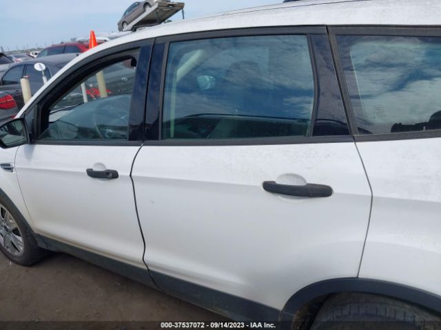 1FMCU0F76GUB52501 Ford ESCAPE S