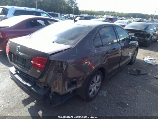 3VWD17AJ4EM228633 Volkswagen Jetta Sedan Se