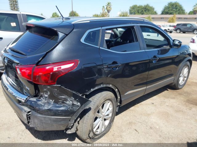 JN1BJ1CPXHW010843 Nissan Rogue Sport Sv