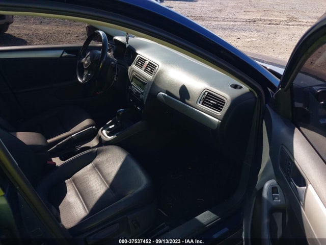 2013 VOLKSWAGEN JETTA SEDAN SE VIN: 3VWDP7AJ6DM288555