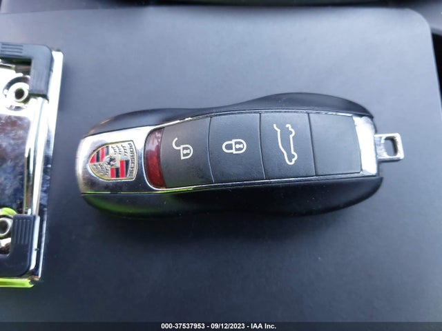 2018 PORSCHE MACAN WP1AB2A55JLB38104 Photo 10