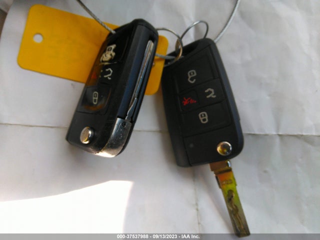 3VWC17AU9GM504359 Volkswagen Golf Sportwagen Tsi S
