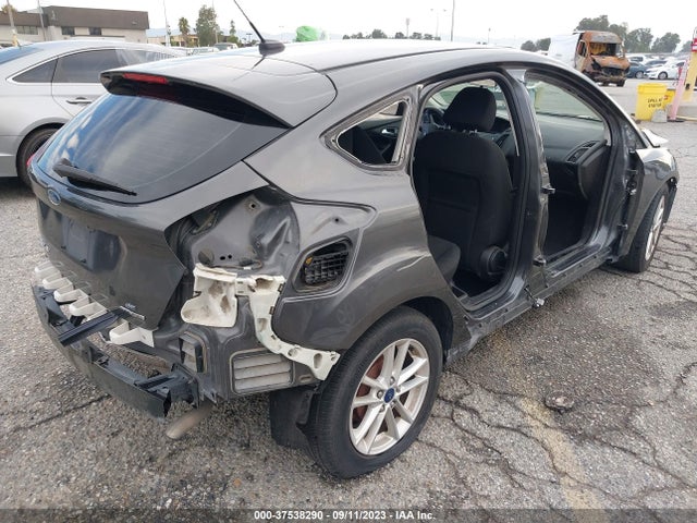 2015 FORD FOCUS SE VIN: 1FADP3K25FL307397