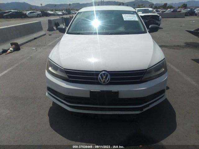 3VW2K7AJ0FM318349 Volkswagen Jetta Sedan 2.0l S
