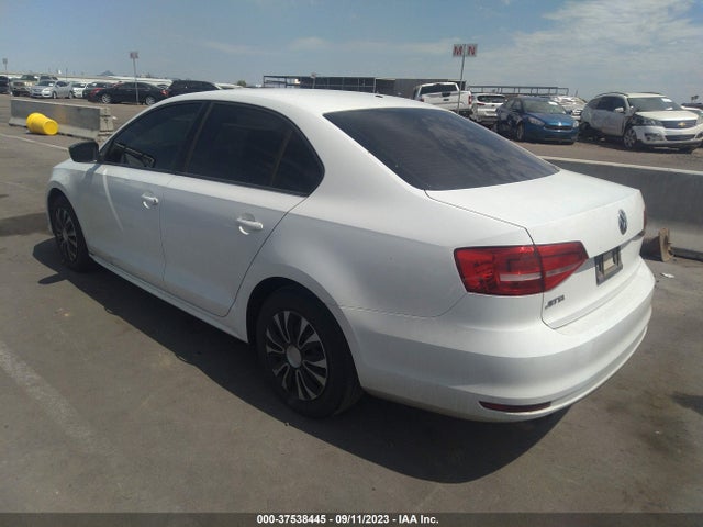 3VW2K7AJ0FM318349 Volkswagen Jetta Sedan 2.0l S