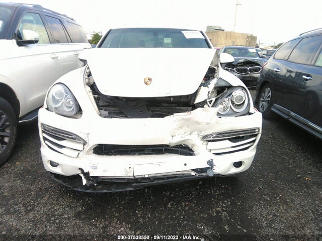 WP1AA2A26ELA04586 Porsche Cayenne