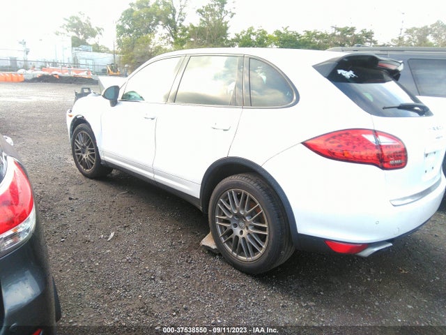 2014 PORSCHE CAYENNE WP1AA2A26ELA04586 Photo 2