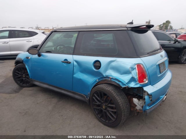 2005 MINI COOPER S WMWRE33495TG95643 Photo 2