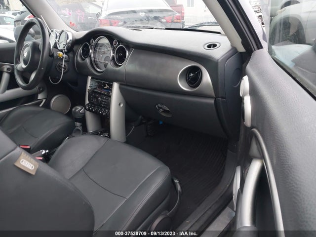 2005 MINI COOPER S WMWRE33495TG95643 Photo 4