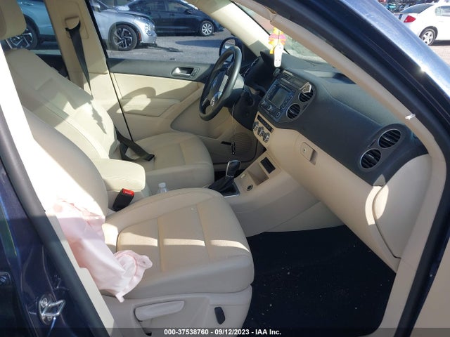 WVGAV7AX7FW503021 Volkswagen Tiguan Sel