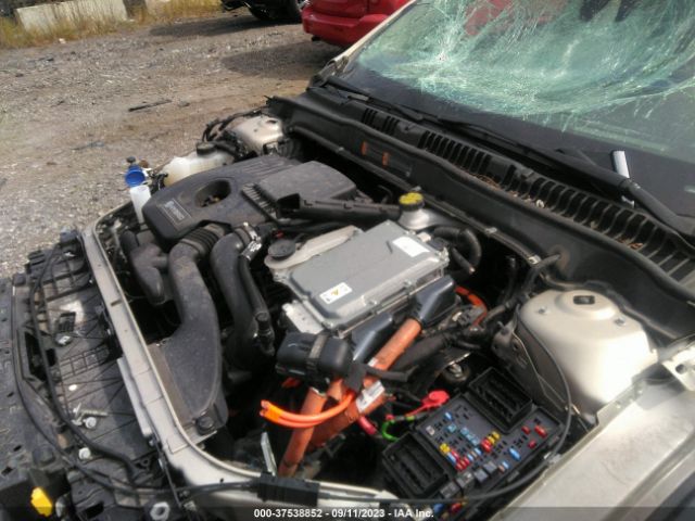 3FA6P0LU3KR130738 Ford Fusion Hybrid Se