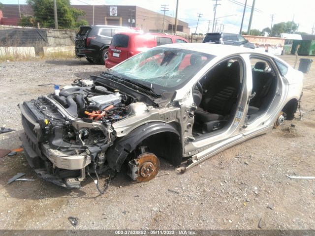 3FA6P0LU3KR130738 Ford Fusion Hybrid Se