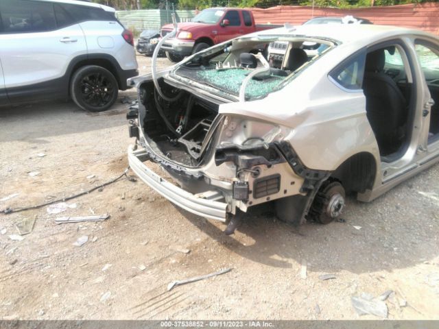3FA6P0LU3KR130738 Ford Fusion Hybrid Se