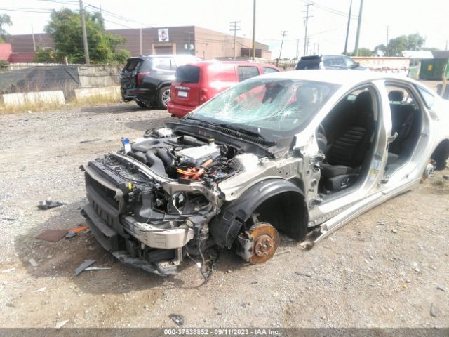 3FA6P0LU3KR130738 Ford Fusion Hybrid Se