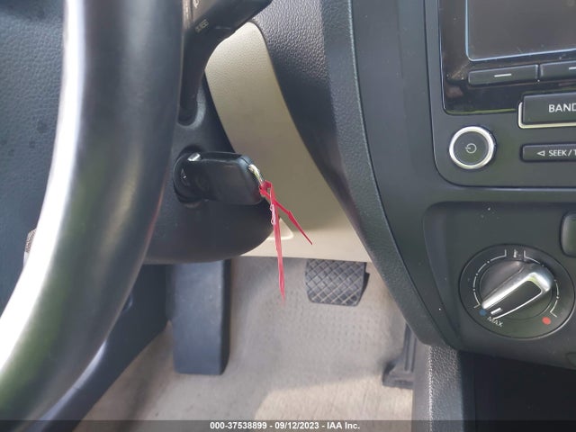 3VWD07AJ5EM239546 Volkswagen Jetta Sedan Se W/connectivity