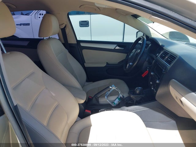 3VWD07AJ5EM239546 Volkswagen Jetta Sedan Se W/connectivity