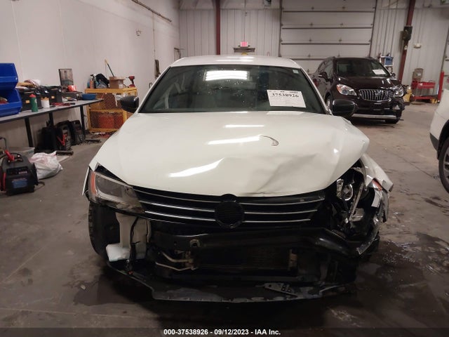 3VWB17AJ7GM415102 Volkswagen Jetta Sedan 1.8t Sport