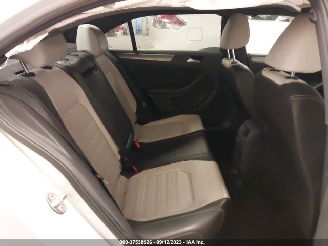 3VWB17AJ7GM415102 Volkswagen Jetta Sedan 1.8t Sport