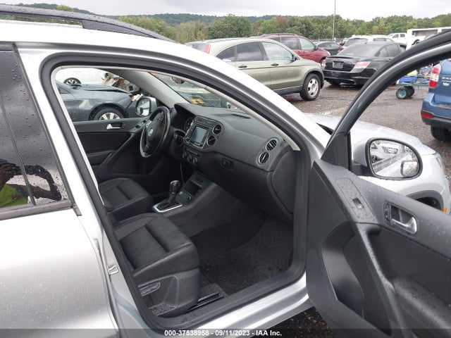 WVGBV7AX2HW511812 Volkswagen TIGUAN S