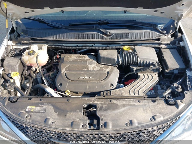 2C4RC1BG4HR579302 Chrysler Pacifica Touring-l