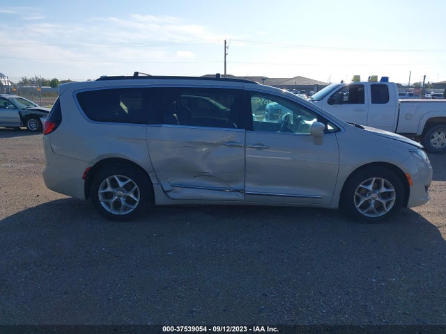 2C4RC1BG4HR579302 Chrysler Pacifica Touring-l