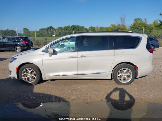 2C4RC1BG4HR579302 Chrysler Pacifica Touring-l
