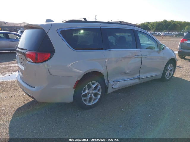 2C4RC1BG4HR579302 Chrysler Pacifica Touring-l