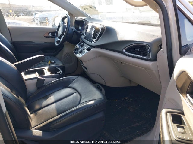 2C4RC1BG4HR579302 Chrysler Pacifica Touring-l