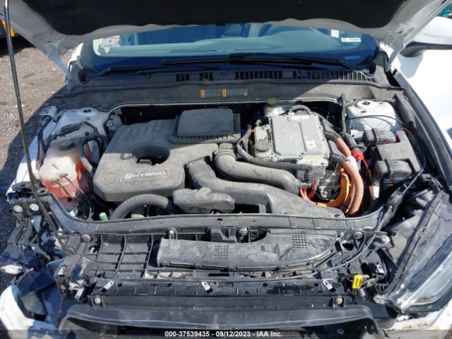 3FA6P0LU8JR115795 Ford Fusion Hybrid Se