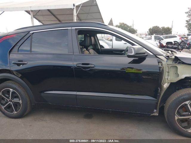KNDCR3LE2P5077378 KIA NIRO EX